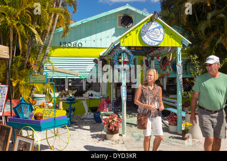 Florida Port Charlotte Harbour, Placida, mercato d'arte, segno, logo, Hatch Gallery, shopping shopper acquirenti negozio negozi mercato mercati mercato acquisti sellin Foto Stock