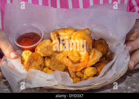 Florida Port Charlotte Harbour, Placida, pesca, ristorante ristoranti cibo ristoranti mangiare caffè bistrot caffè, gamberi fritti, cibo, viaggi visitatori Foto Stock