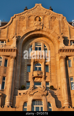 L'Hotel Four Seasons Gresham Palace di Budapest, Ungheria. Foto Stock