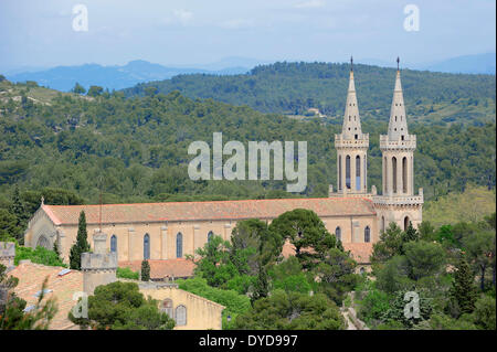 Abbazia di Saint Michel de Frigolet, La montagnette, Bouches-du-Rhône, Provence-Alpes-Côte d&#39;Azur, Francia meridionale, Francia Foto Stock