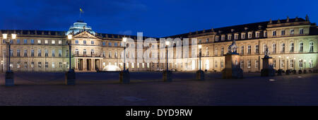 Neues Schloss Palace sulla Schlossplatz square, Stoccarda, Baden-Württemberg, Germania Foto Stock