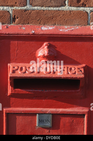 Close-Up di Royal Mail Post Box,Shoreham,Kent REGNO UNITO Foto Stock