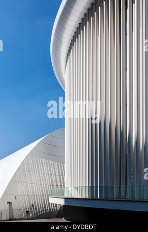 Parte della moderna sala concerti Philharmonie nella città di Lussemburgo. Foto Stock