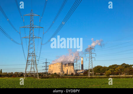 Ratcliffe su Soar power station e linee di trasmissione. Foto Stock