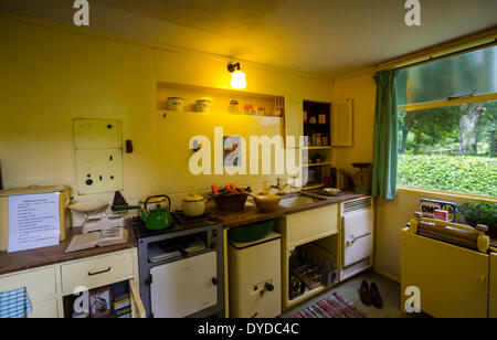 Cucina tipica di un pre-fab al Museo Avoncroft di edifici. Foto Stock