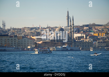 Viaggio in barca, crociera sul Bosforo, Istanbul, Turchia. Foto Stock