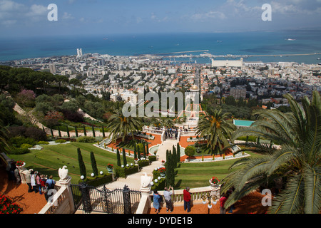 Vista sui giardini Bahai, Haifa, Israele. Foto Stock