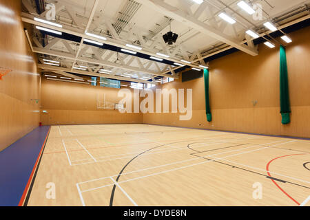 Vuoto interno della sala sportiva a Notting Hill e la Ealing High School. Foto Stock