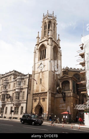 St Dunstan nella Chiesa occidentale esterno in Fleet Street a Londra. Foto Stock