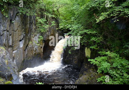 Un pomeriggio a Ingleton cade nello Yorkshire, tenendo in cascate e viste. Foto Stock