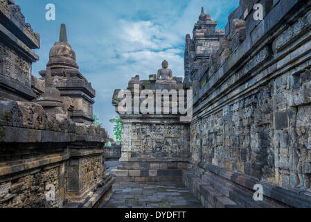 Rilievi del tempio di Borobudur in Indonesia. Foto Stock