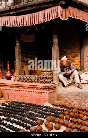 In ceramica quadrata in Bhaktapur in Nepal. Foto Stock