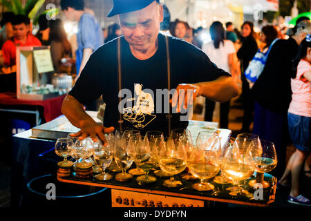 Domenica notte Walking Street a Chiang Mai. Foto Stock