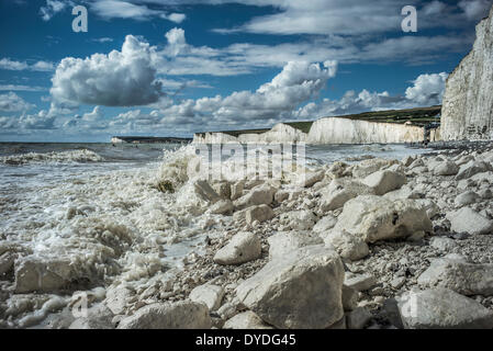 White chalk cliff erosione in Severn sorelle Country Park in East Sussex. Foto Stock