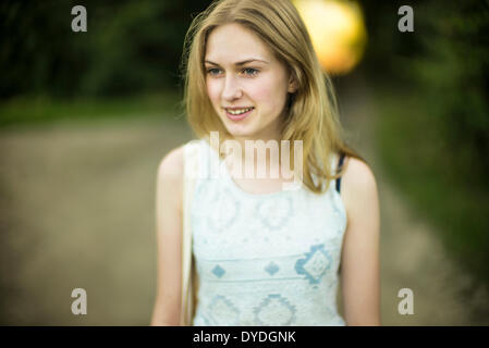 Fantasticando ragazza di campagna. Foto Stock