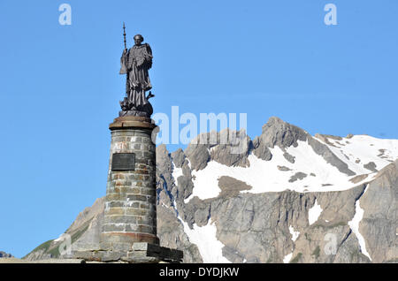 San Bernardo san Bernardo Italia Svizzera Europa frontiera svizzera Gran San Bernardo ospizio architettura bordo lago mt Foto Stock