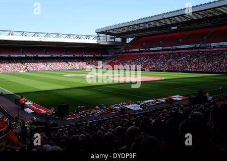 Anfield, Liverpool, Regno Unito. Il 15 aprile, 2014. Liverpool Football Club di Anfield stadium per il XXV anniversario del disastro di Hillsborough. Credito: Peter Carr/Alamy Live News Foto Stock