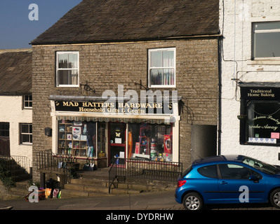 Un locale hardware shop in Alston (Cumbria), la più alta città mercato nel Regno Unito Foto Stock