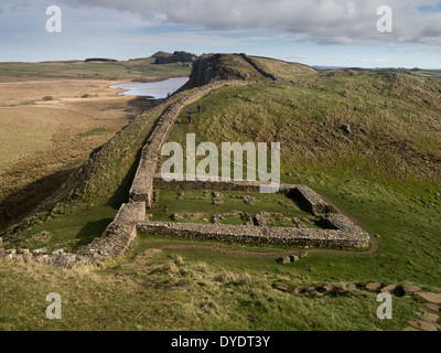 Un forte romano, Milecastle 39 (Castello Nick) sul peel dirupi, il vallo di Adriano, Northumberland, Regno Unito Foto Stock