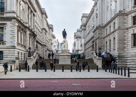 Statua di bronzo di Clive dell India e Churchill War Rooms Museum - Clive passi, London, Regno Unito Foto Stock