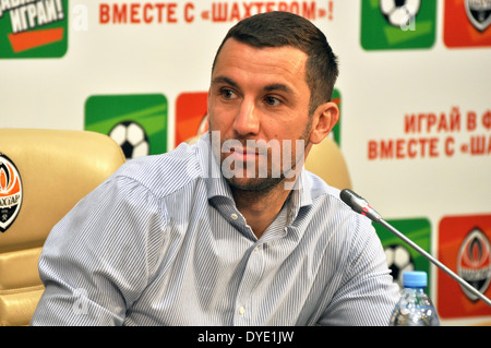 Darijo Srna è incontro con i tifosi durante la conferenza stampa Foto Stock