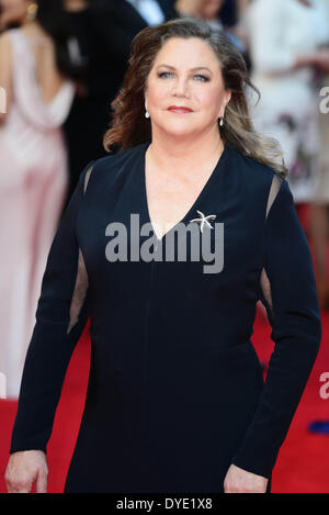 Londra, Inghilterra - 13 aprile: Kathleen Turner assiste il Laurence Olivier Awards presso la Royal Opera House il 13 aprile 2014 a Londra, Inghilterra. (Foto da vedere Li) Foto Stock