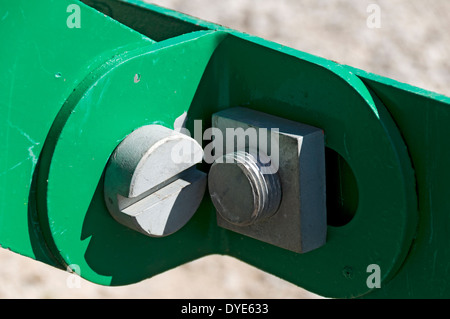 Dettaglio da un tavolo da picnic presso il Meccano Bridge, Nob fine, piccola leva, Bolton, Manchester, Inghilterra, Regno Unito Foto Stock