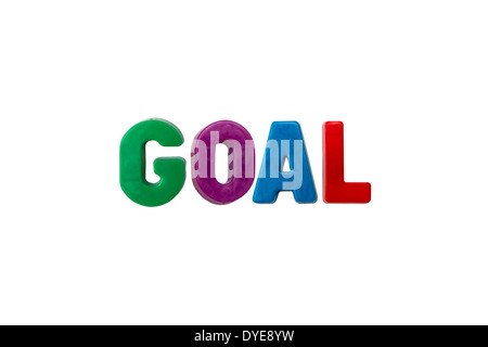 La parola goal è scritta in lettere magnetiche colorate su sfondo bianco. Foto Stock