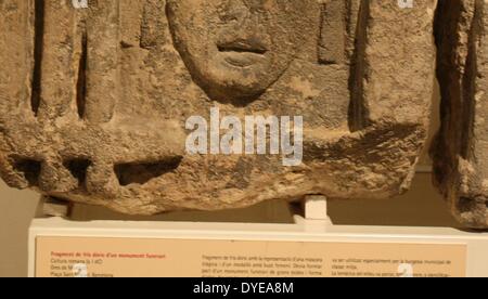 Da frammenti di un antico romano monumento funebre. Barcellona. Spagna 2013 Foto Stock