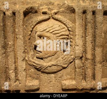 Da frammenti di un antico romano monumento funebre. Barcellona. Spagna 2013 Foto Stock