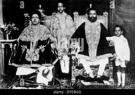 Haile Selassie I (23 luglio 1892 - 27 agosto 1975), nato Tafari Makonnen Woldemikael, era Etiopia reggente dal 1916 al 1930 e l'imperatore di Etiopia dal 1930 al 1974. Egli fu erede di una dinastia che risalire le sue origini dalla tradizione dal re Salomone e la Regina Makeda, Foto Stock