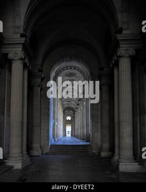 Nord passaggio di entrata al Museo del Louvre 2013. Adiacente alla Rue de Rivolli Foto Stock