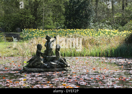 Giardino fontane e stagno, Petwood Hotel, Woodhall Spa, Lincolnshire Foto Stock