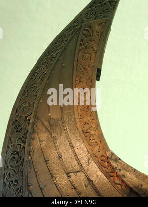 La nave di Oseberg . Una nave vichinga scoperto in un grande tumulo a Oseberg agriturismo vicino a Tønsberg nella contea di Vestfold, Norvegia. Databili intorno 800 ad, la nave fu scavato da archeologo norvegese Haakon Shetelig e archeologo svedese Gabriel Gustafson in 1904-1905. La nave è visualizzato al Museo della Nave Vichinga, in Bygdøy. Foto Stock