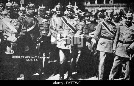 I generali Hindenburg e Ludendorff con membri del tedesco generale dello staff di Berlino 1922 Foto Stock