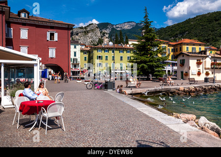 La porta a Torbole sul lago di Garda, Italia Foto Stock