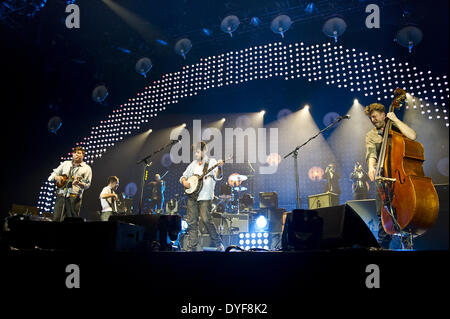 Mumford & Sons performing live in concerto al O2 dove: London Regno KingdomWhen: 11 Dic 2012 Foto Stock