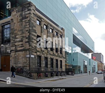 La Glasgow School of Art di Glasgow in Scozia che mostra il nuovo edificio di Reid dal West End. Foto Stock