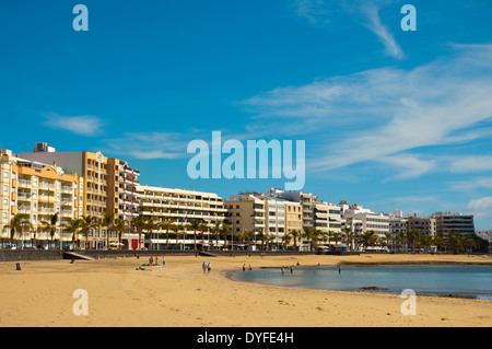 Diamar Hotel e altri edifici nella parte anteriore del Playa del Reducto beach, Arrecife, Lanzarote, Isole Canarie, Spagna, Europa Foto Stock