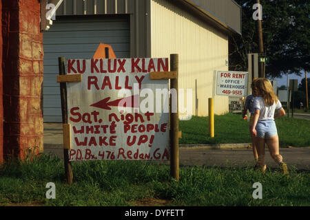 Stone Mountain, GA, Stati Uniti d'America. 15 apr 2014. White Patriot Party/KKK rally privato Stone Mountain GA 1989 © Robin Nelson/ZUMAPRESS.com/Alamy Live News Foto Stock