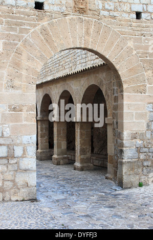 Cancello di ingresso dell'Armeria corte nella città di Ibiza, Spagna Foto Stock