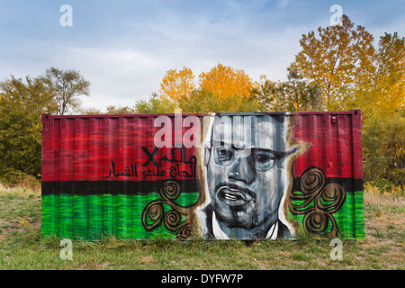 Stati Uniti d'America, Nebraska, Omaha, luogo di nascita di nero il leader americano Malcolm X, dipinto di contenitore di carico Foto Stock