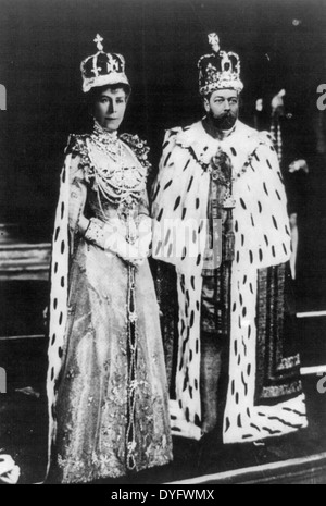 Re Giorgio V e la regina Mary nelle vesti di incoronazione, Maggio 1912 Foto Stock