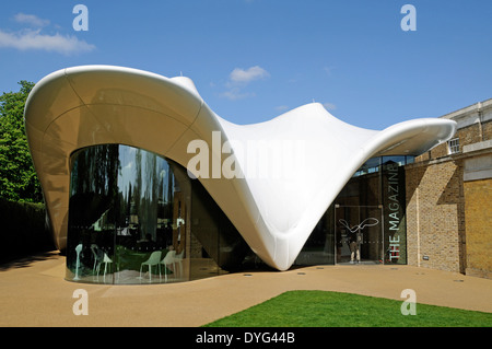 La rivista Ristorante Progettato da Zaha Hadid, Sackler Serpentine Gallery di Londra Inghilterra Gran Bretagna REGNO UNITO Foto Stock