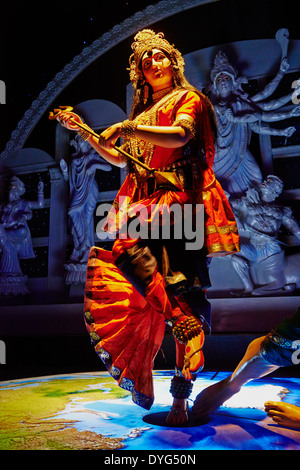 India Bengala Occidentale, Calcutta, Calcutta, per Durga Puja festival più di 2000 Pandals (temporaneo templi) sono costruire Foto Stock