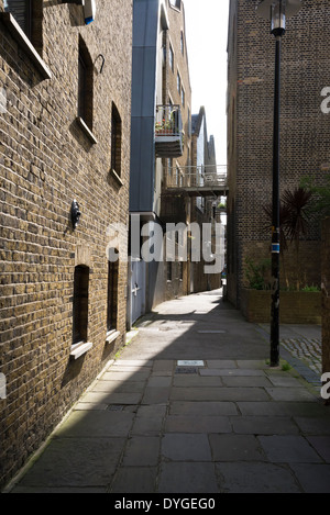 Storico stretta Rotherhithe Street, Londra, Regno Unito Foto Stock