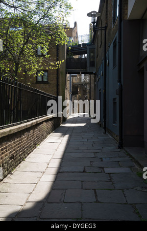 Storico stretta Rotherhithe Street, Londra, Regno Unito Foto Stock