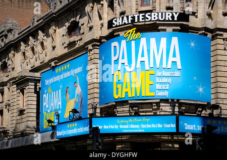 Londra, Inghilterra, Regno Unito. Il pigiama gioco allo Shaftesbury Theatre, Aprile 2014 Foto Stock