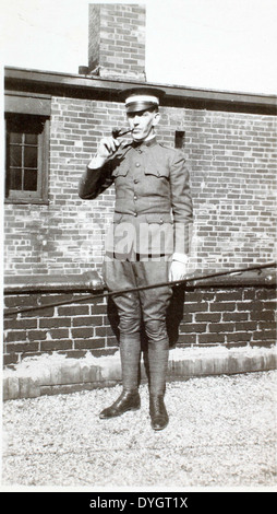 Questa foto della collezione Theodore Hall mette in evidenza il contributo di Theodore Hall alla storia dell'aviazione. La collezione comprende fotografie che documentano il ruolo di Hall nello sviluppo degli aeromobili e nella storia dell'aviazione. Foto Stock