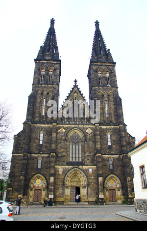 Perla dell'architettura e turismo gastronomico, la capitale della Repubblica ceca. Le strade di Praga, le torri e i campanili. Foto Stock